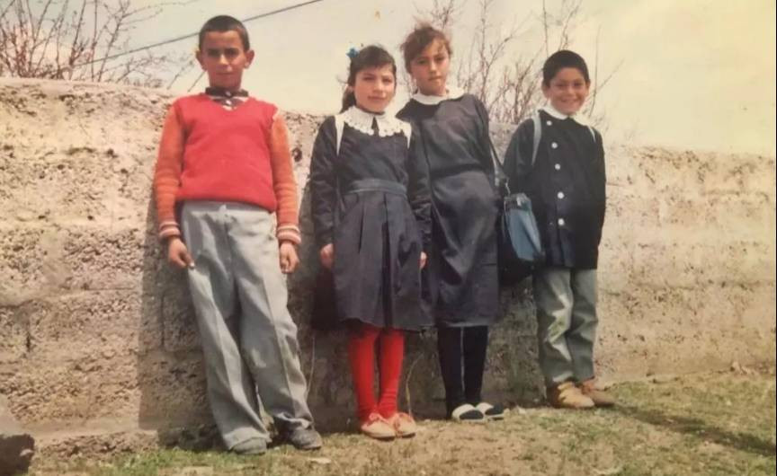 Resimdeki ünlüyü tanıdınız mı? Herkesin tanıdığı o şarkıcı ilk defa paylaştı - Resim: 4